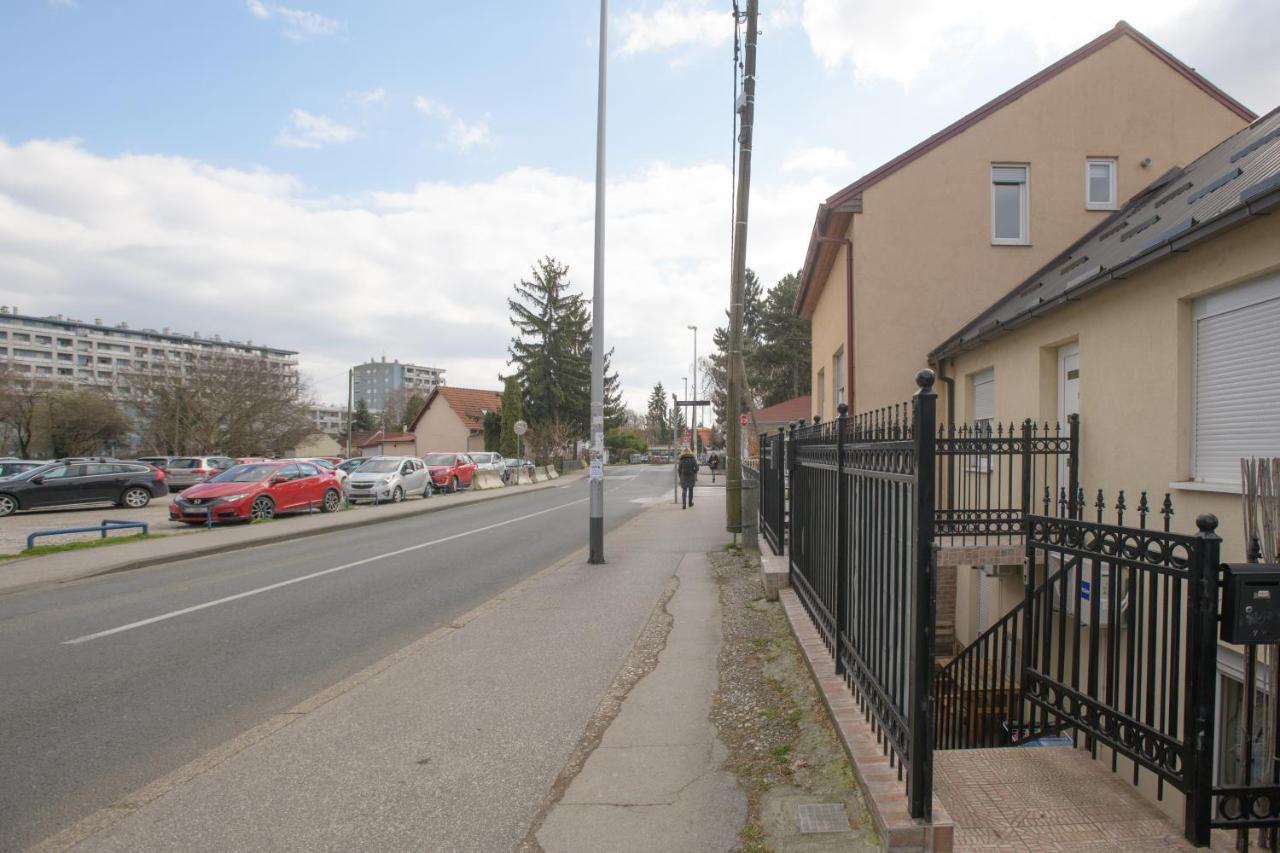 Zagreb, New, Free Parking, Near Bus Station Exterior foto